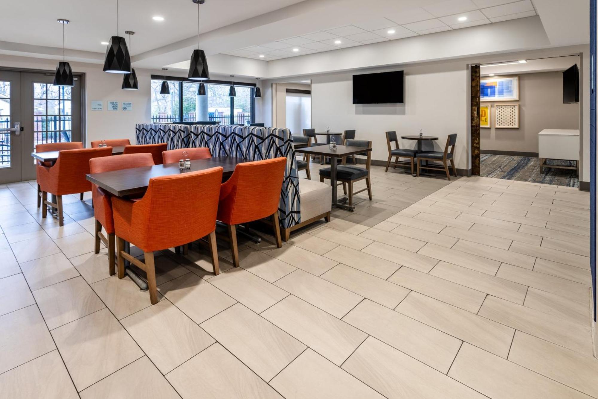 Holiday Inn Express Hotel & Suites Jackson - Flowood By Ihg Exterior foto
